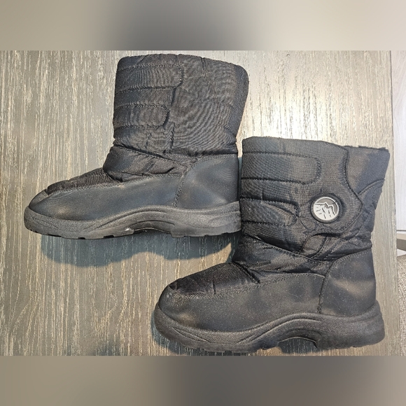 Source Unknown Other - Kids Black Winter Snow Rain Boots, Shoes Boys Size 6. Warm